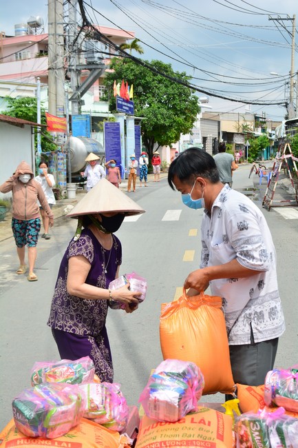 Continuing to support people in need in the Covid-19 pandemic of Hoang Phap Pagoda (series 4)